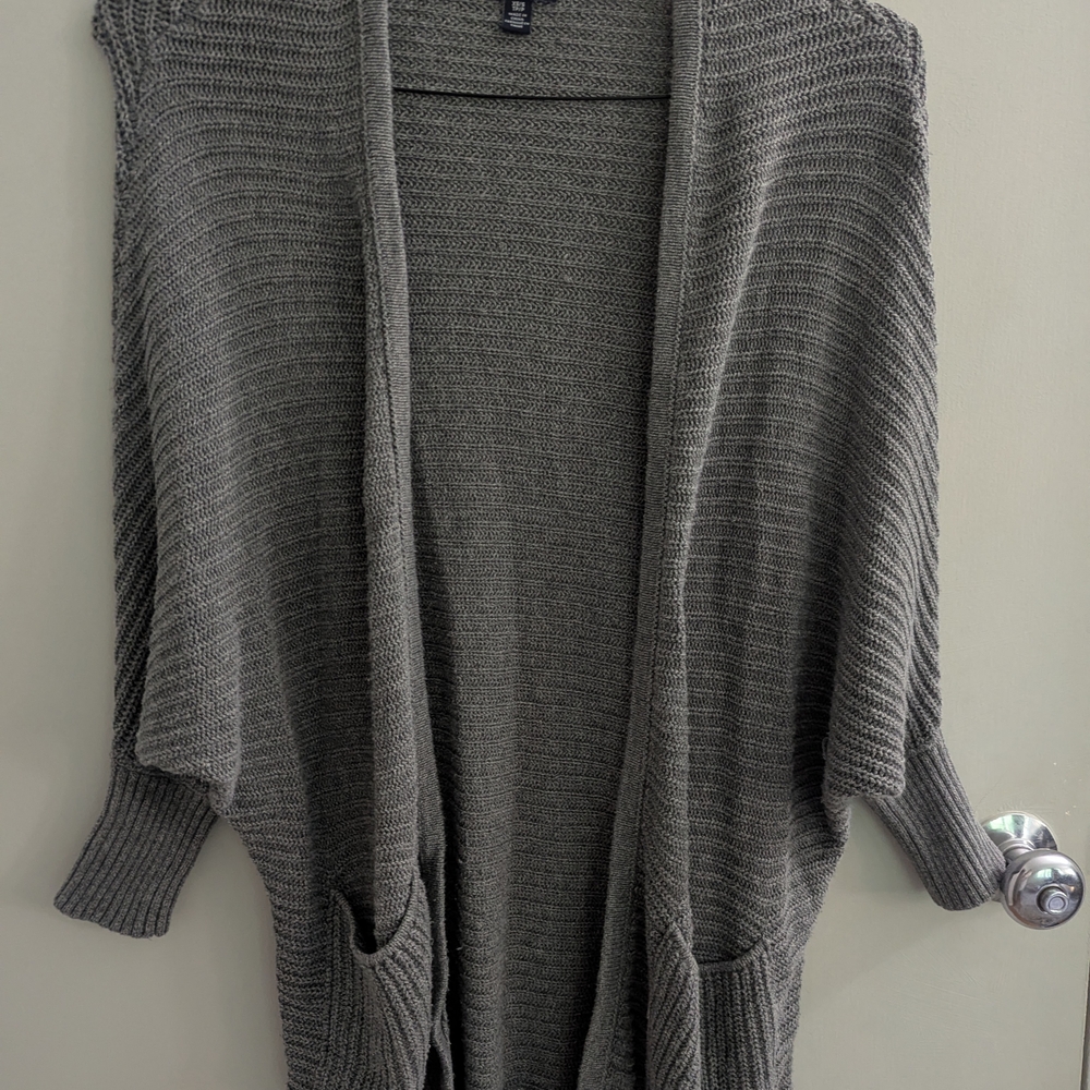 American Eagle Outfitters Gray Cardigan Sweater XS EUC Winter Work School Fall
